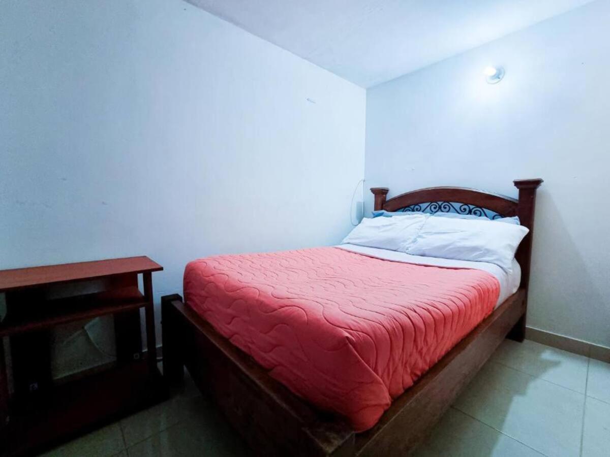 Hostal - Dona Elva A 15 Min Del Aeropuerto Рионегро Екстериор снимка